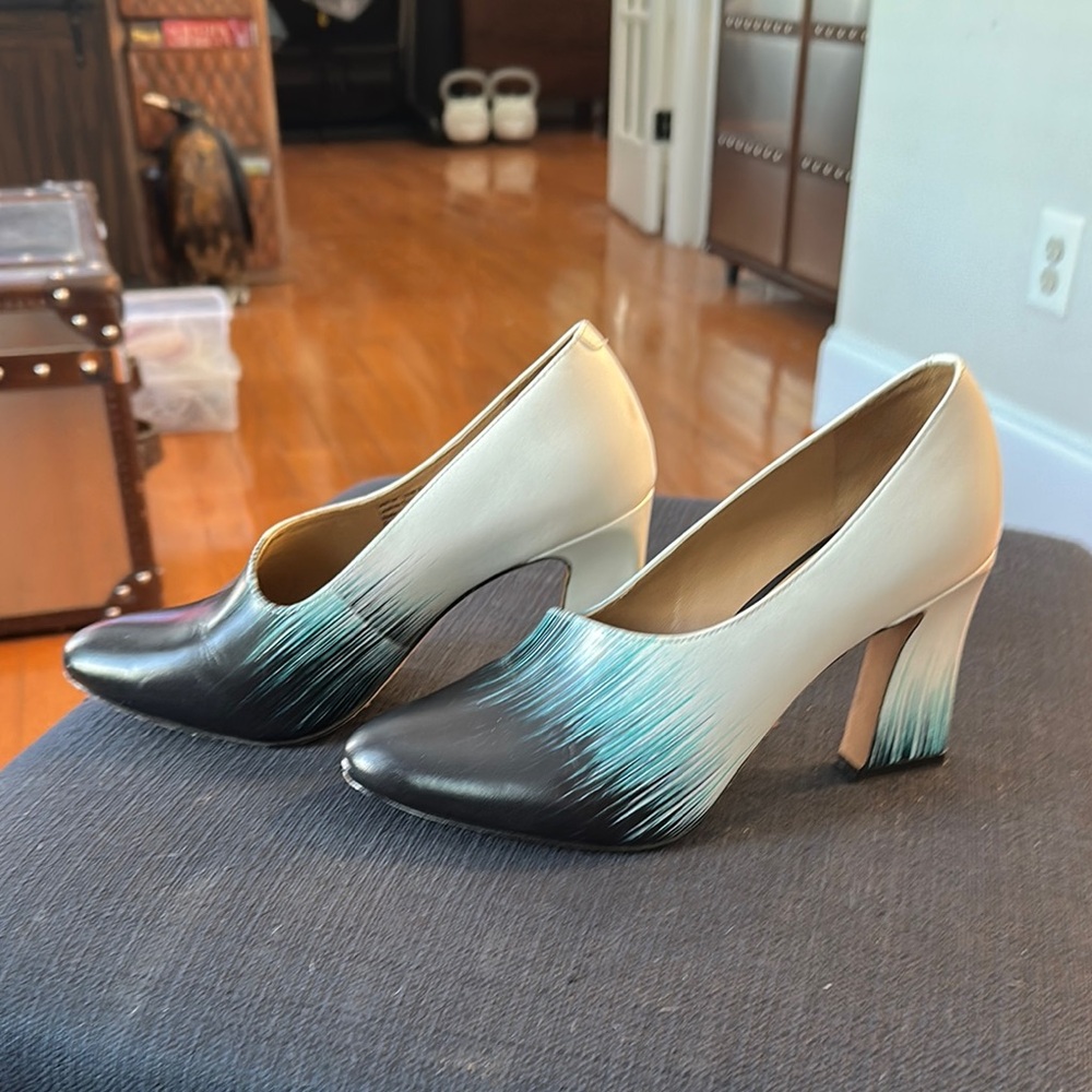 Elegant Gradient Women's Heels w/Dust Bag
